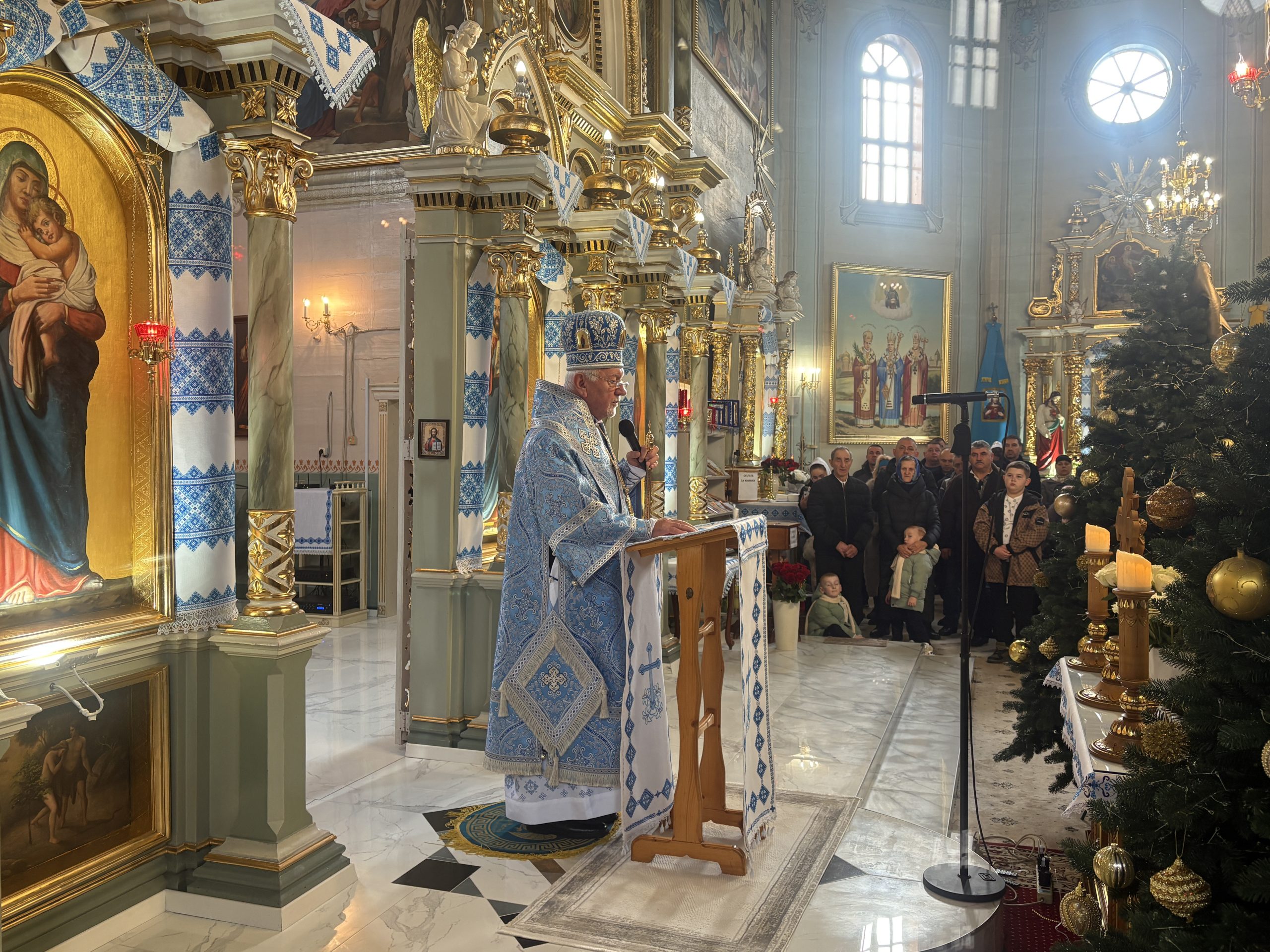 Митрополит Володимир здійснив візит у 140-літню парафію села Перегінське Митрополит Володимир здійснив візит у 140-літню парафію села Перегінське