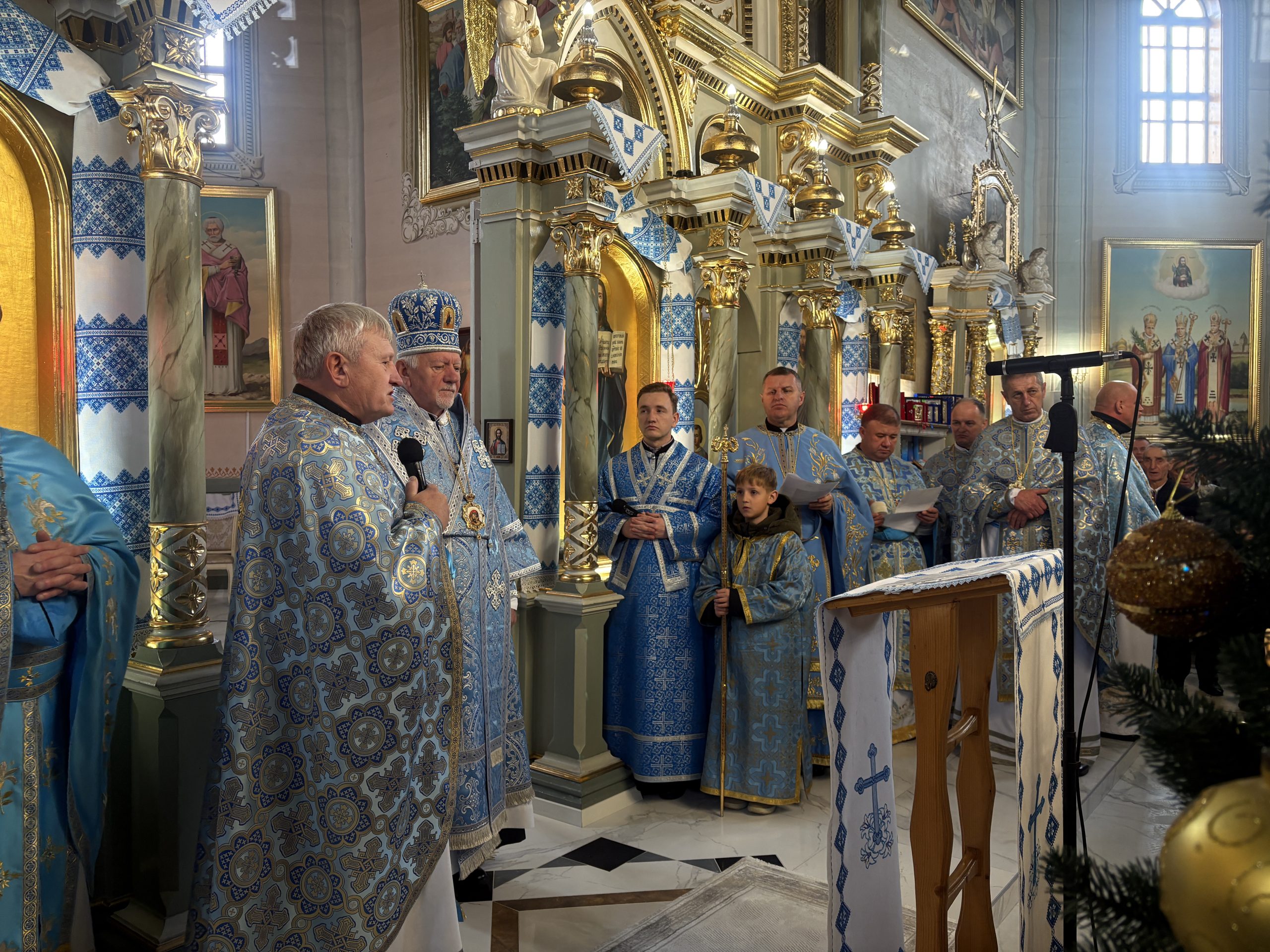 Митрополит Володимир здійснив візит у 140-літню парафію села Перегінське Митрополит Володимир здійснив візит у 140-літню парафію села Перегінське