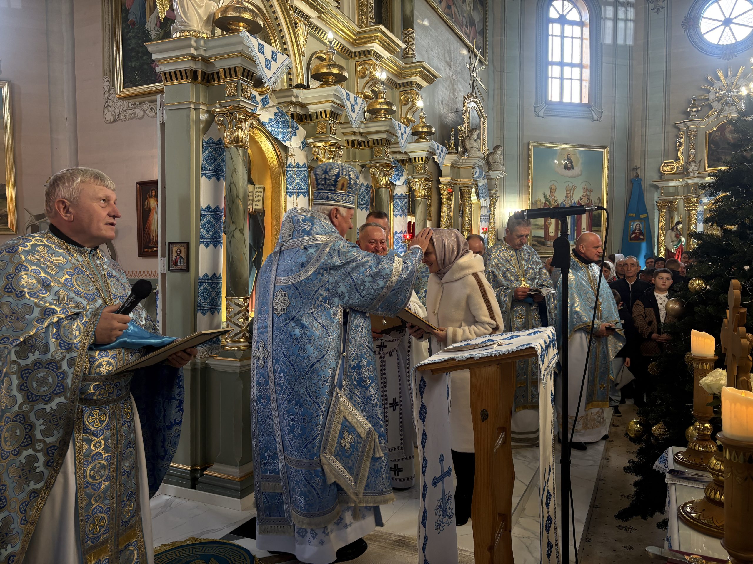 Митрополит Володимир здійснив візит у 140-літню парафію села Перегінське Митрополит Володимир здійснив візит у 140-літню парафію села Перегінське