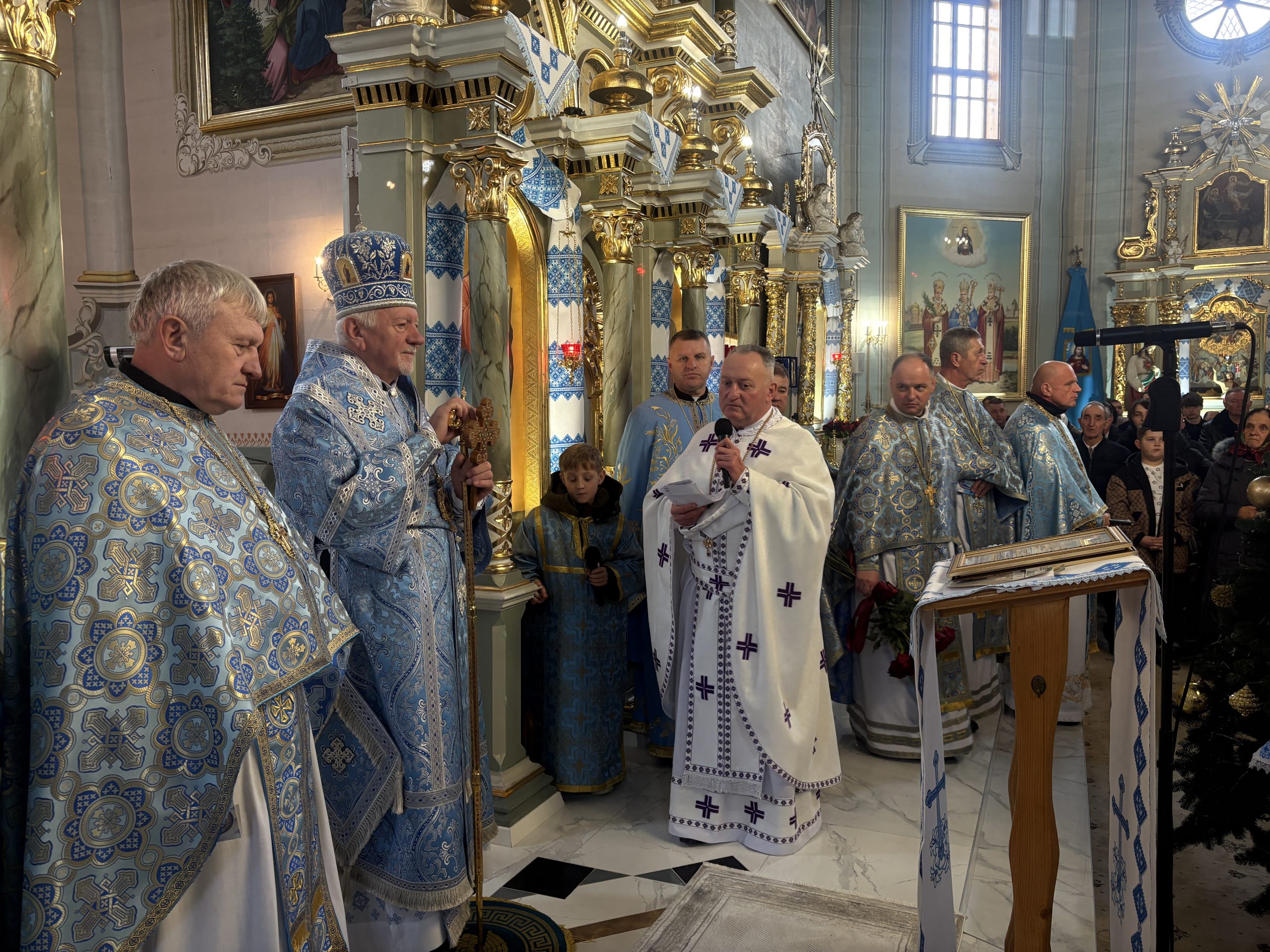 Митрополит Володимир здійснив візит у 140-літню парафію села Перегінське Митрополит Володимир здійснив візит у 140-літню парафію села Перегінське