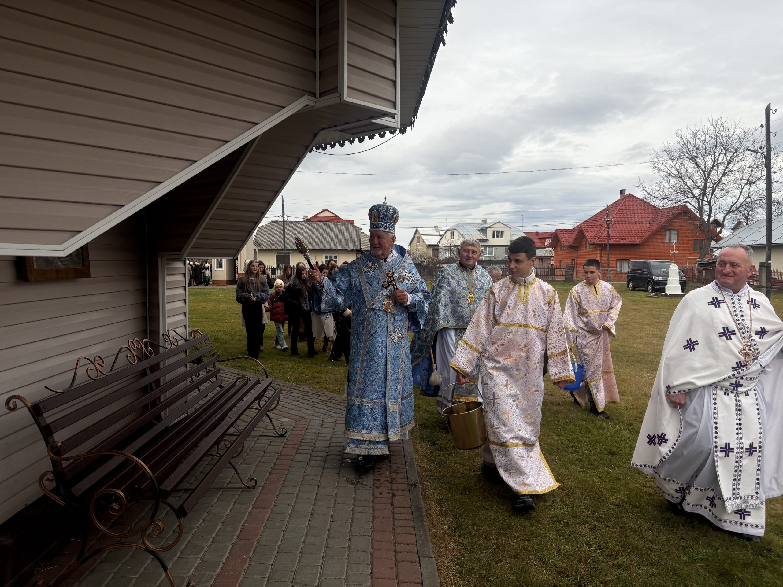 Митрополит Володимир здійснив візит у 140-літню парафію села Перегінське Митрополит Володимир здійснив візит у 140-літню парафію села Перегінське