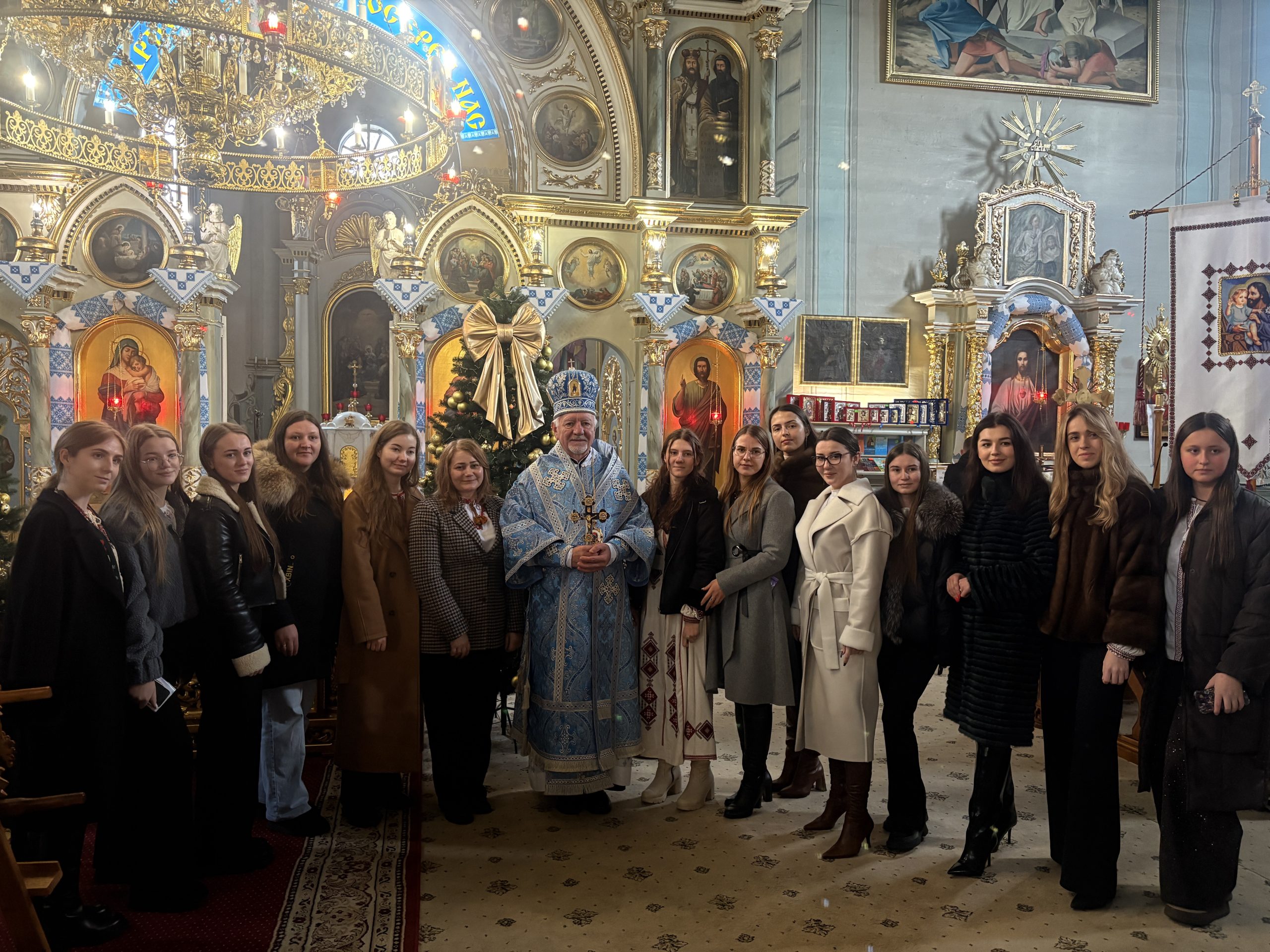 Митрополит Володимир здійснив візит у 140-літню парафію села Перегінське Митрополит Володимир здійснив візит у 140-літню парафію села Перегінське