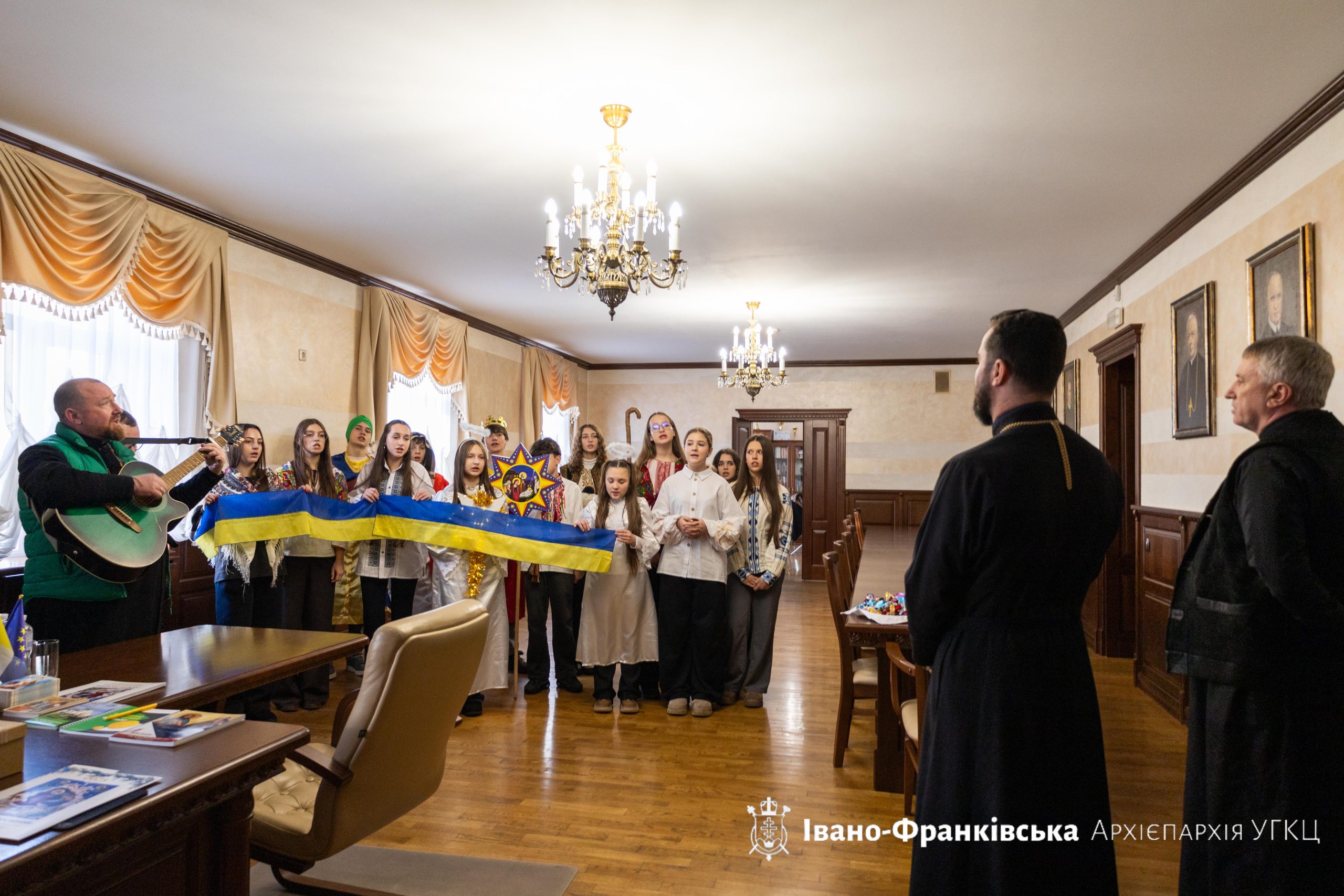 До Архієпархіального управління завітали колядники До Архієпархіального управління завітали колядники
