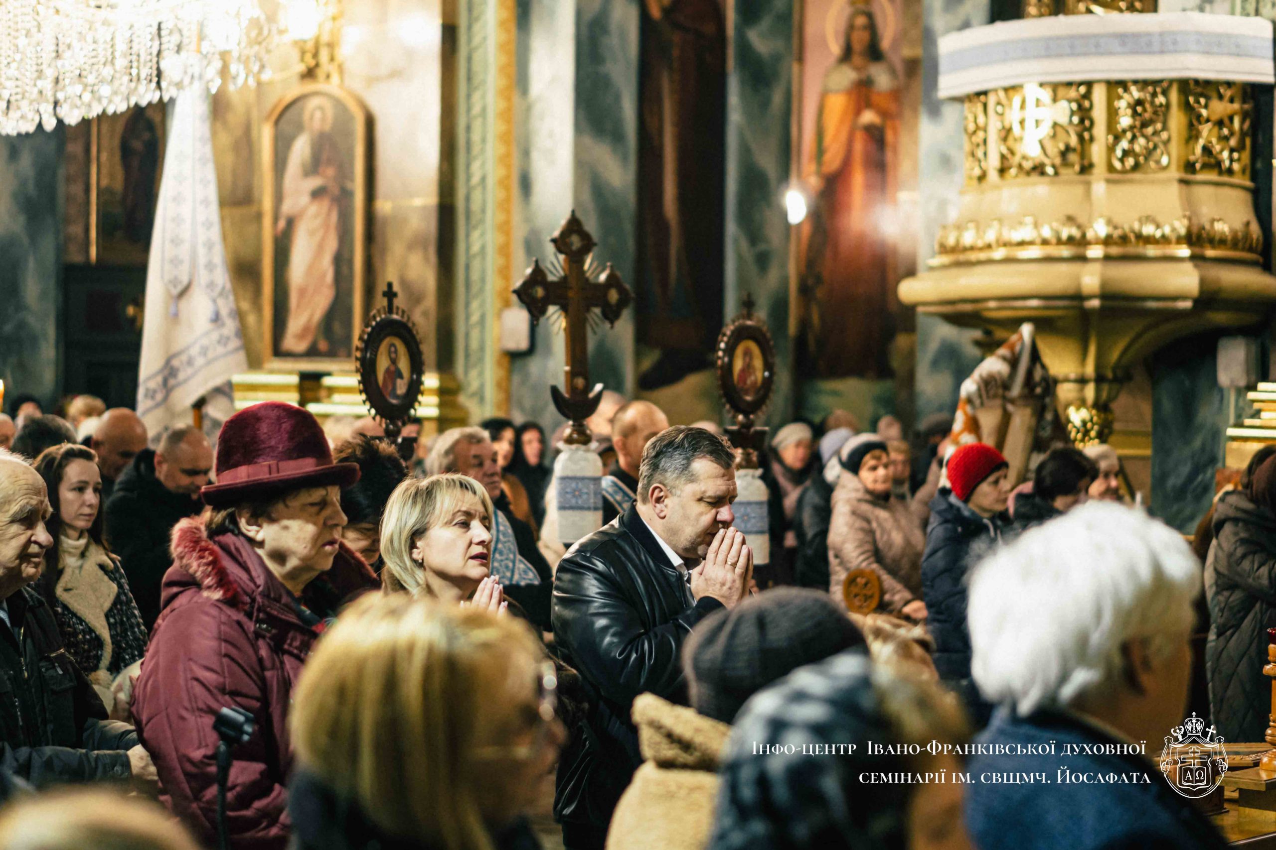 Молячись перед іконою Гваделупської Богородиці: семінаристи ІФДС провели вервицю в Архікатедральному соборі Молячись перед іконою Гваделупської Богородиці: семінаристи ІФДС провели вервицю в Архікатедральному соборі