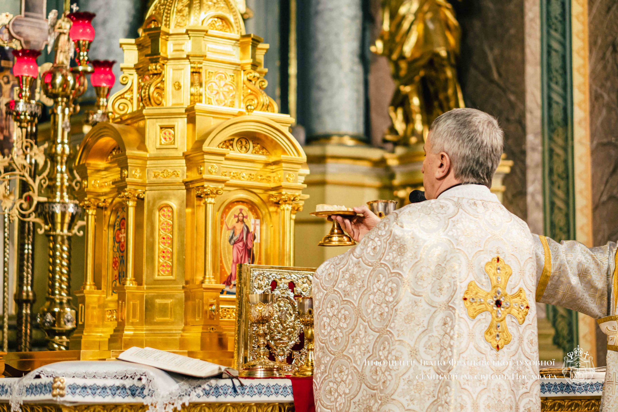 Молячись перед іконою Гваделупської Богородиці: семінаристи ІФДС провели вервицю в Архікатедральному соборі Молячись перед іконою Гваделупської Богородиці: семінаристи ІФДС провели вервицю в Архікатедральному соборі