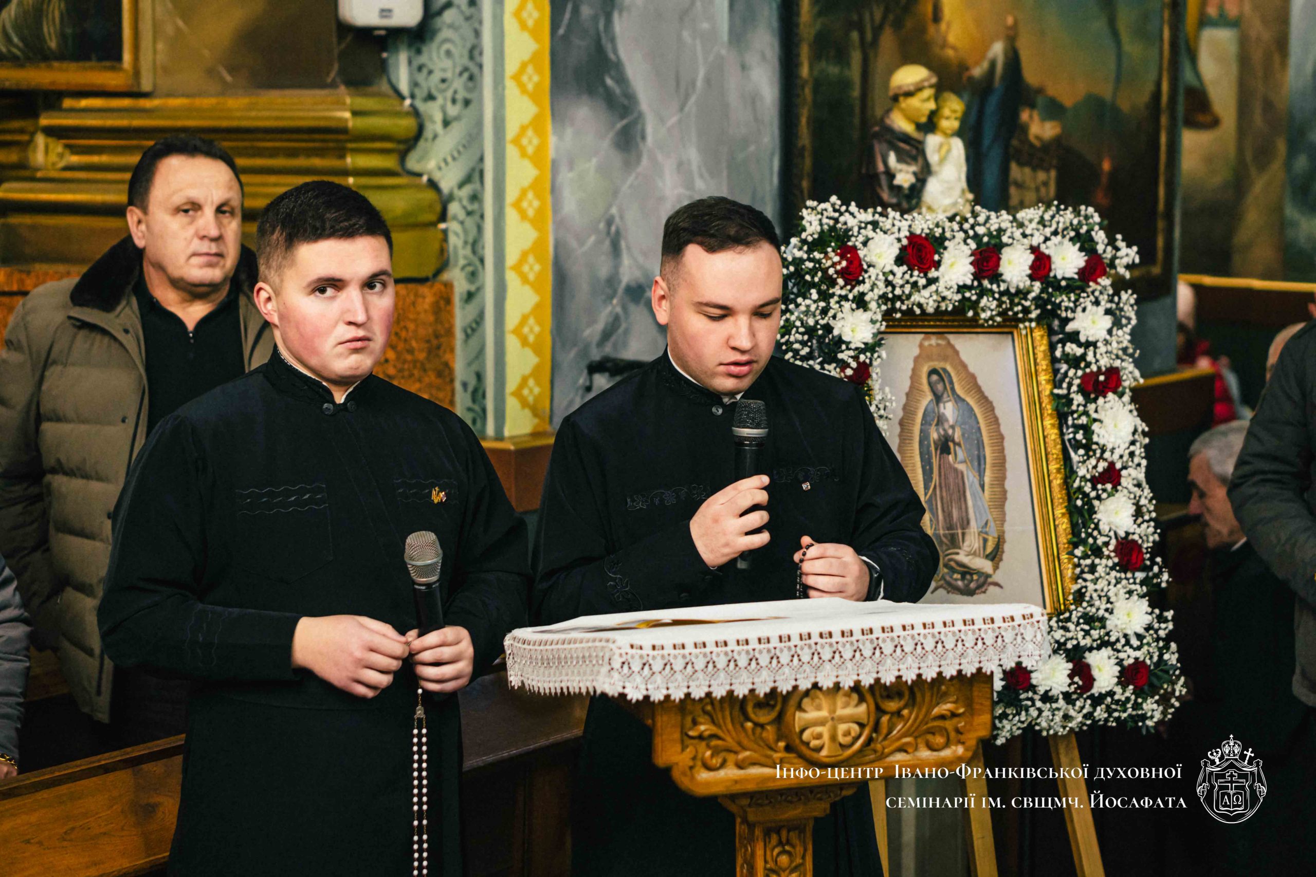 Молячись перед іконою Гваделупської Богородиці: семінаристи ІФДС провели вервицю в Архікатедральному соборі Молячись перед іконою Гваделупської Богородиці: семінаристи ІФДС провели вервицю в Архікатедральному соборі